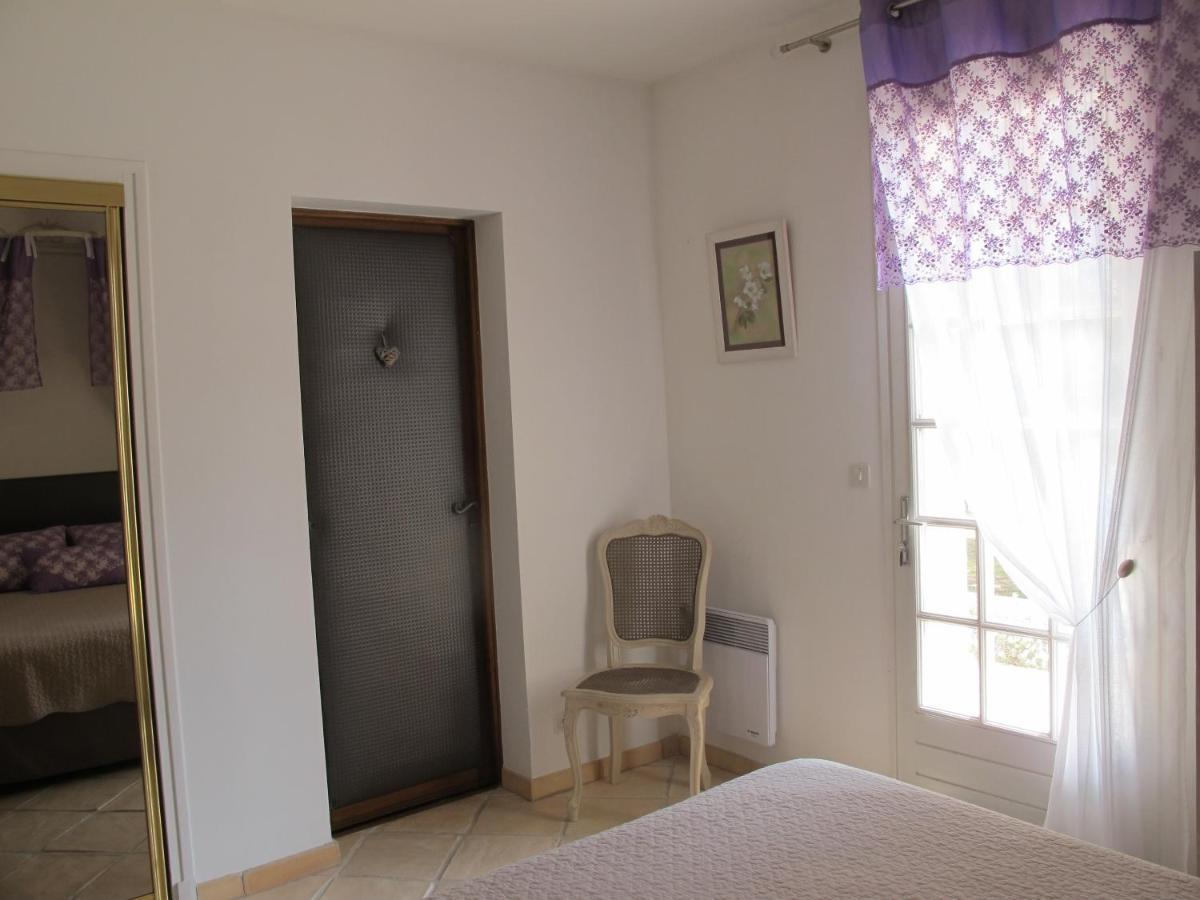 L'Oustau De Bigatie Bed & Breakfast ลอมเบสค์ ภายนอก รูปภาพ