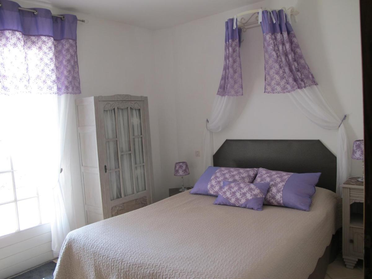 L'Oustau De Bigatie Bed & Breakfast ลอมเบสค์ ภายนอก รูปภาพ