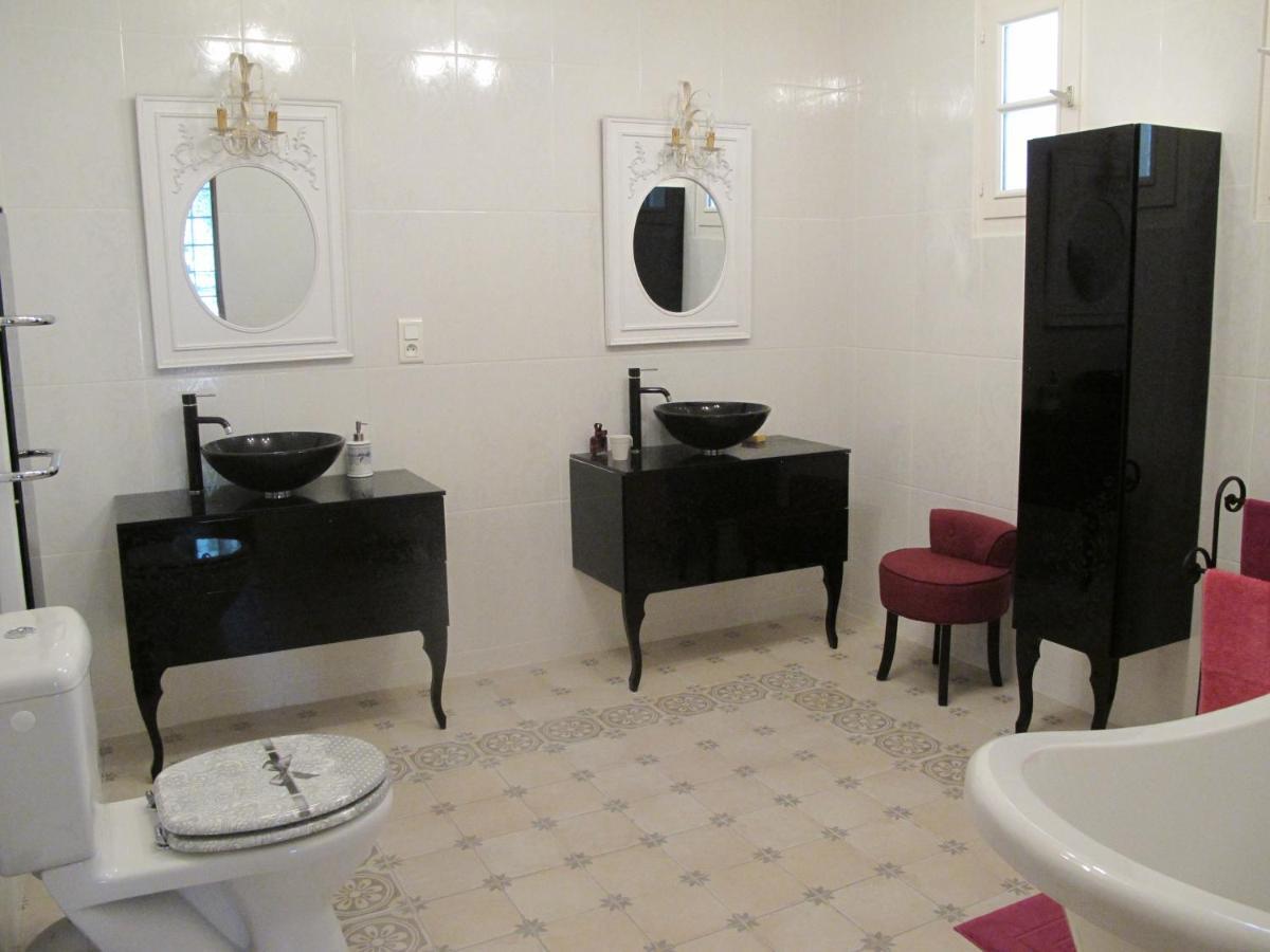 L'Oustau De Bigatie Bed & Breakfast ลอมเบสค์ ภายนอก รูปภาพ