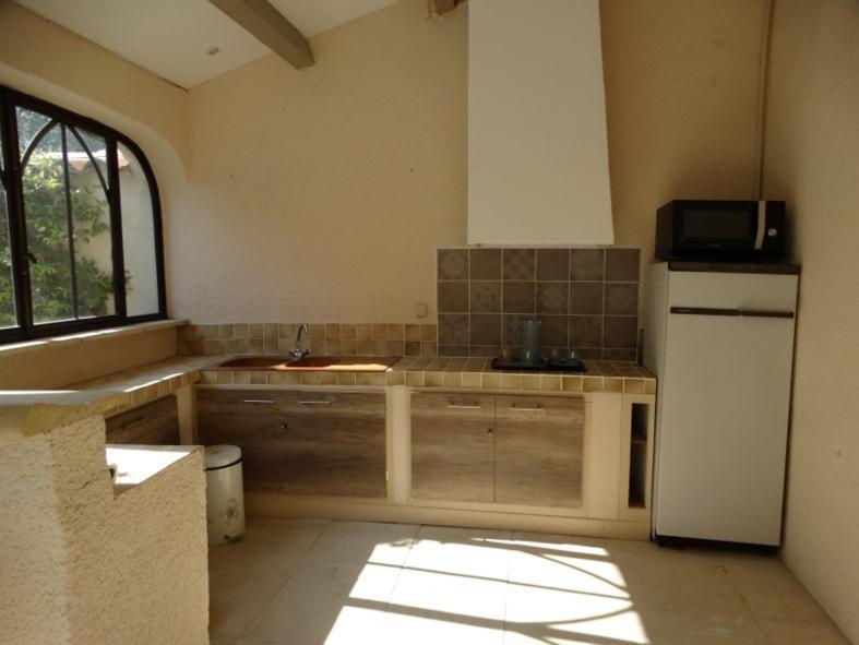 L'Oustau De Bigatie Bed & Breakfast ลอมเบสค์ ภายนอก รูปภาพ